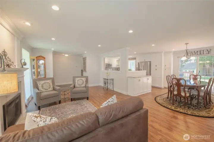 An inviting layout designed for everyday living and effortless entertaining. An inviting layout designed for everyday living and effortless entertaining.