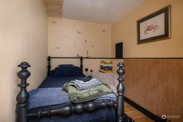 Airbnb 2nd bedroom.