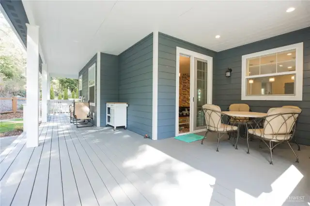 outdoor dining space