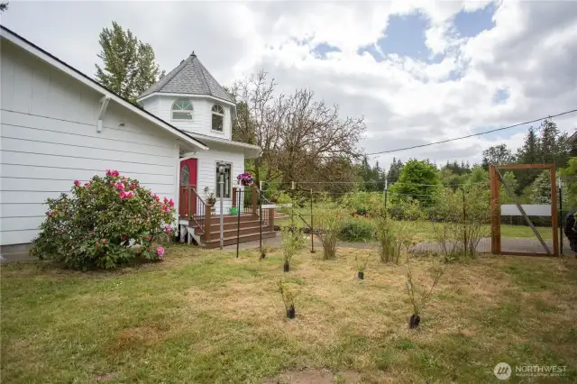 The mature blueberries and fruit trees in the yard provide delicious, homegrown goodness.