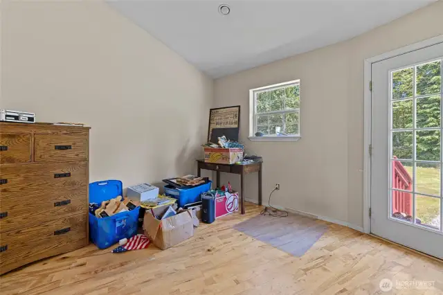 office/den space or potential 3rd bedroom