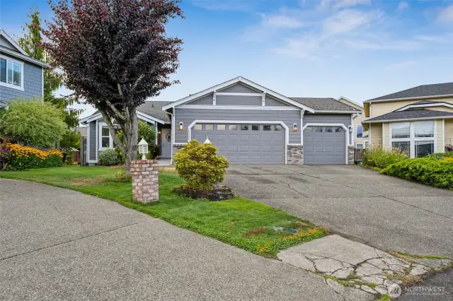 Welcome Home to this stylish Craftsman conveniently located in a cul-de-sac on South Hill.