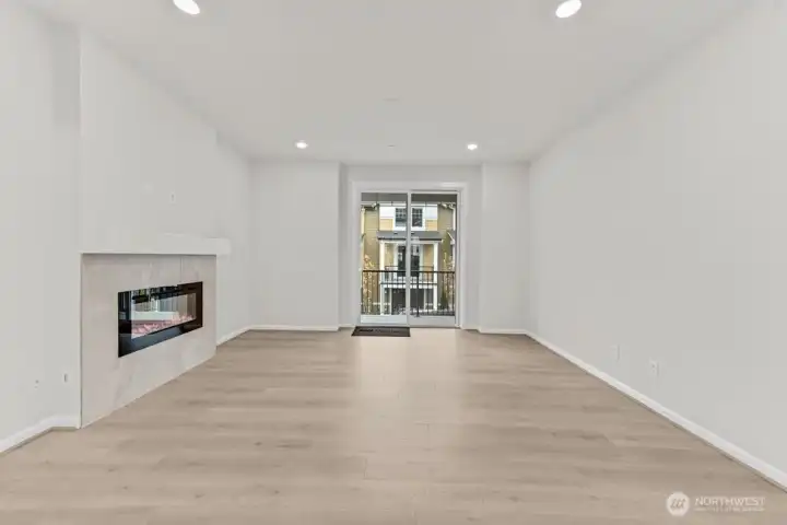 19288 NE 69th Circle Unit 104 ~ Ready Now