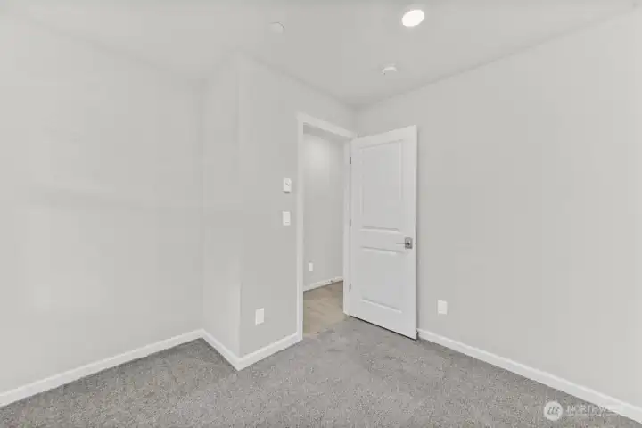 19288 NE 69th Circle Unit 104 ~ Ready Now