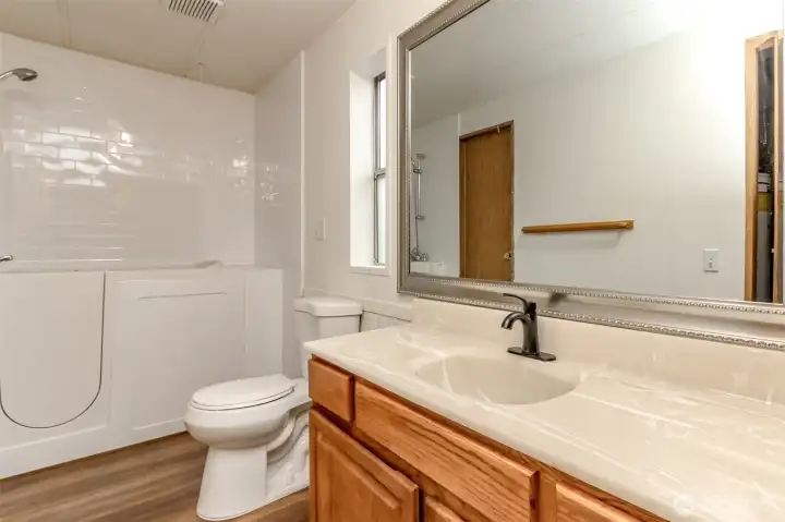 Walk-in-tub