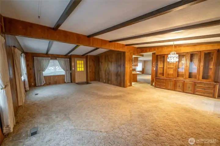 Entry/Living/Dining Entry/Living/Dining