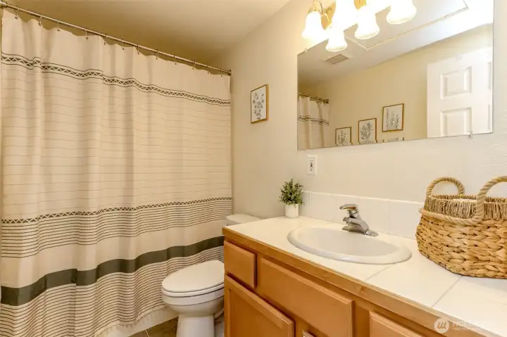 Full Bath in Apartment
