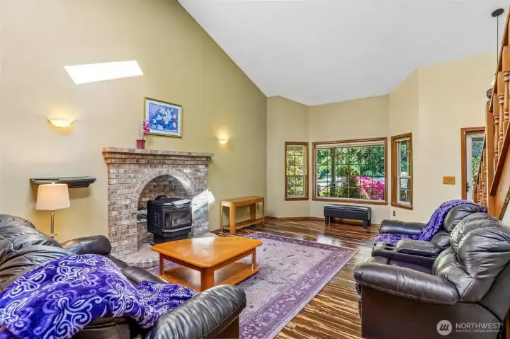 Rain outside. Pellet stove on. That’s the dream! right there ??