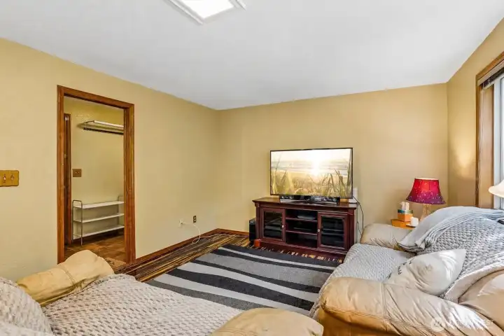 That little sitting room off the kitchen? Perfect for movie nights, morning coffee, or hiding from your responsibilities for 20 minutes.