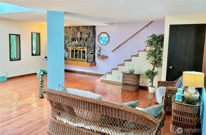 Bright & fun colors throughout ..