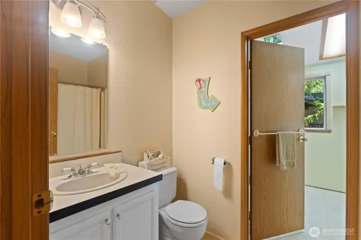 2nd bathroom 2nd bathroom