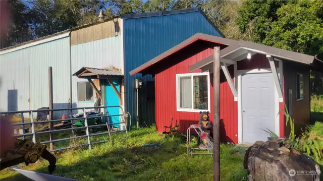 Equipment shop (blue). Finished office with restroom (red)