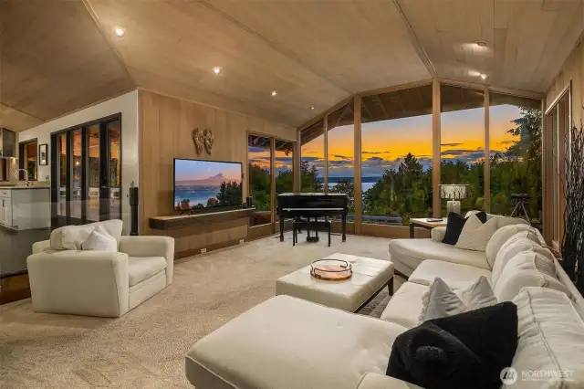 Picture windows framing the views and natural surroundings
