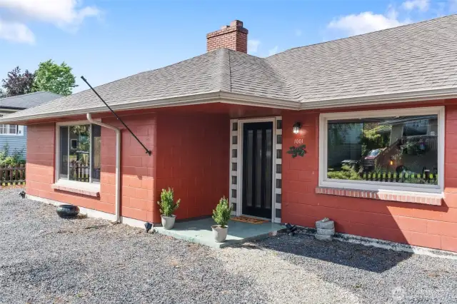 You will love the low-maintenance, fully fenced front yard,