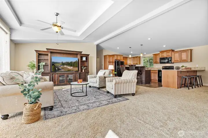 Spacious light & bright home w/open floor plan & tons of windows