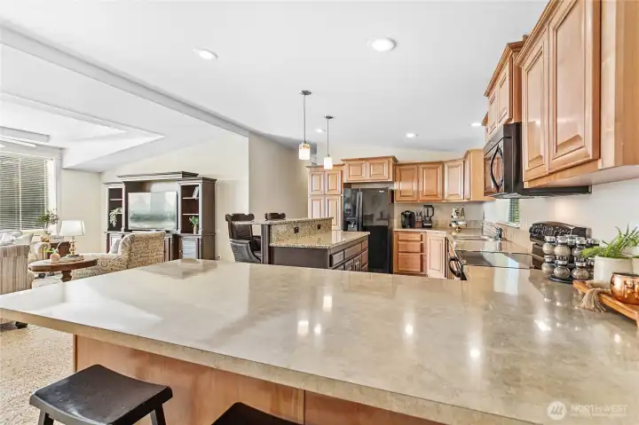 Nice neutral color palette w/contrasting island