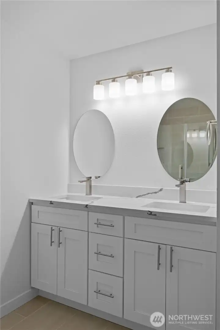 Bath off main bedroom.