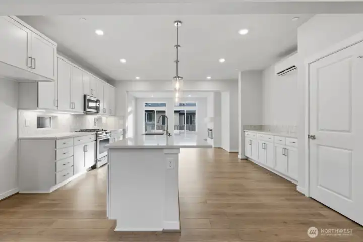 13210 NE 127th Unit E - Ready Now!