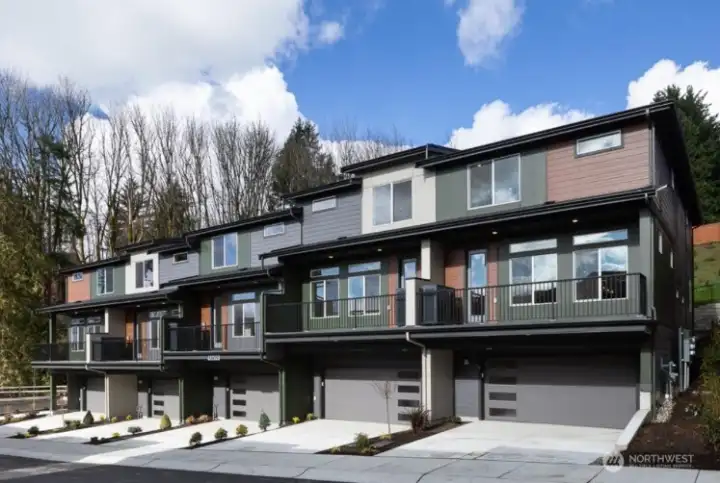 13210 NE 127th Unit E - Ready Now!