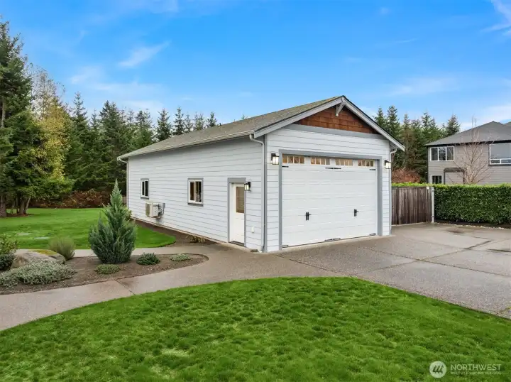 Total measurement is 20'x40'