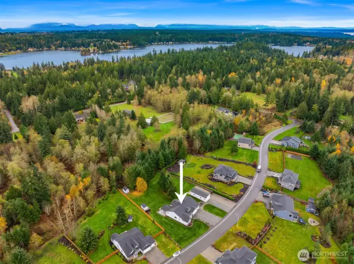 Minutes to Lake Godwin with public boat launch