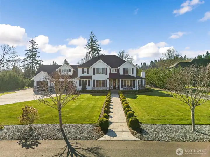 Walk into your dream home! Space,light,modern farmhouse,quiet,private,comfort and style. Easy commuting location,close to everything but yet also feels like a vacation property. It's everything you have been looking for.