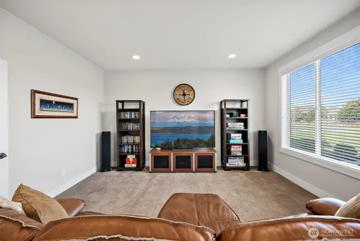 Den space  - turn this space and the near by bathroom into a main floor primary suite if those are your future plans.  The space is all here!