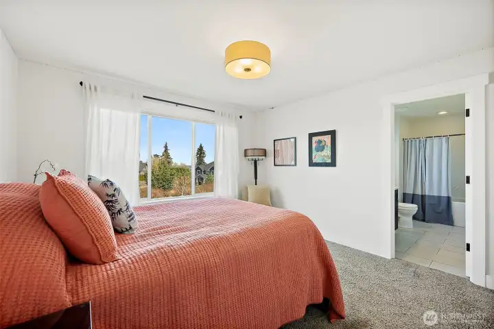 Bedroom with en suite bath. Your guests will love you!