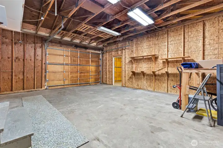Large 1st Garage