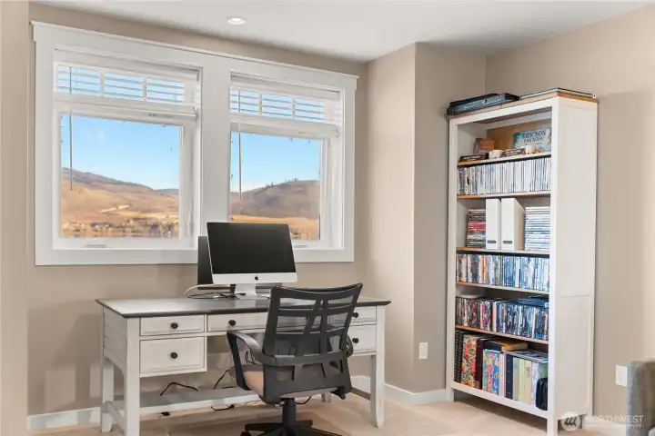 Upstairs bedroom #2 or office