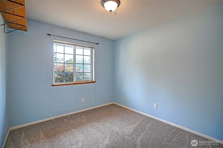 Second bedroom.