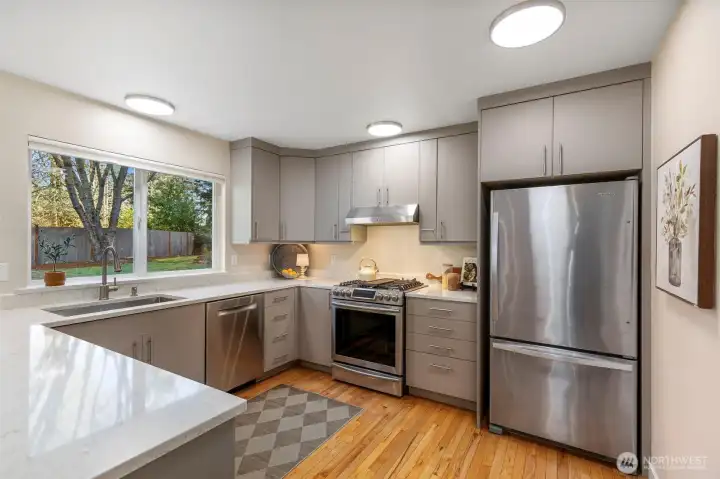 Kitchen fully renovated with custom cabinets in 2021 and all new high end appliances in 2018