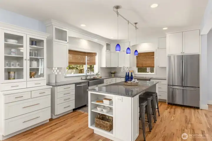 Another view of the kitchen and attractive built-in hutch. Another view of the kitchen and attractive built-in hutch.