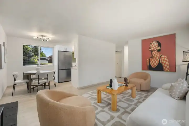 Family room w/dining area