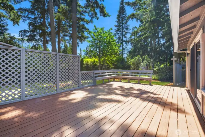 Deck with built in seating