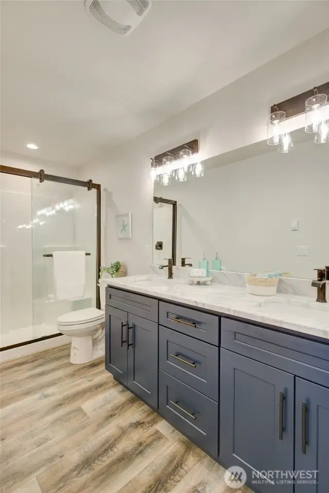 Primary 3/4 bath