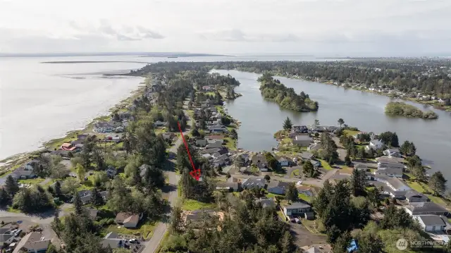 The water is never far away. Enjoy sunrises on the bay, walks on the beach and boating and kayaking on Duck Lake. There is always something to do!