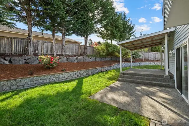 Fully fenced peaceful yard.