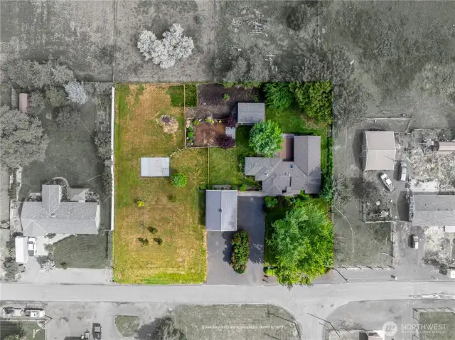 aerial showing 1.08 acres