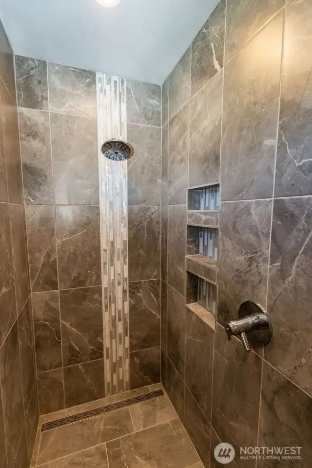 En suite shower