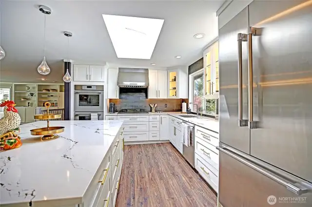 Slab Granite for entertainers dream kitchen Thermodor appliances