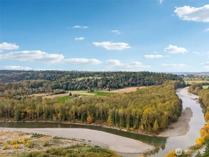 On the East and North side the Property borders S, Stillaguamish River...