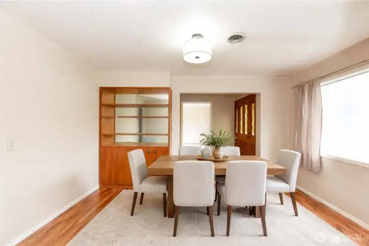 Main Home Dining Room Virtually Staged