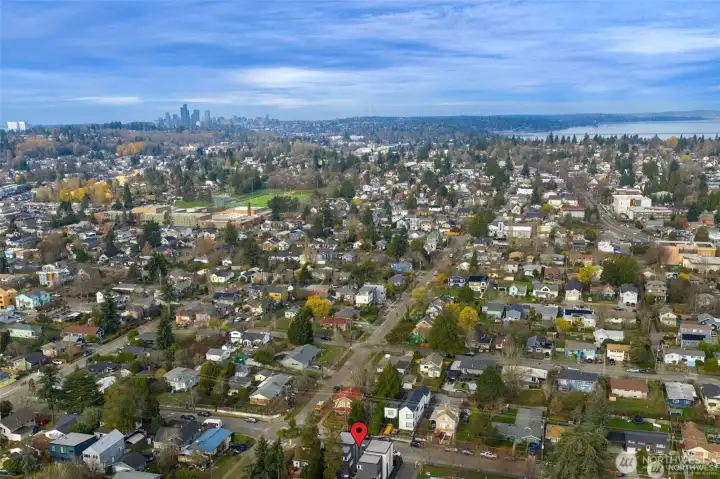 Minutes to Downtown, Lake Washington, Seward Park, and Columbia City. Quick light rail connections plus easy I-5 & I-90 access, all in a quiet neighborhood vibe.
