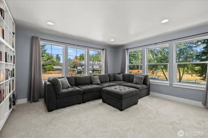 Large bonus space provides many options.