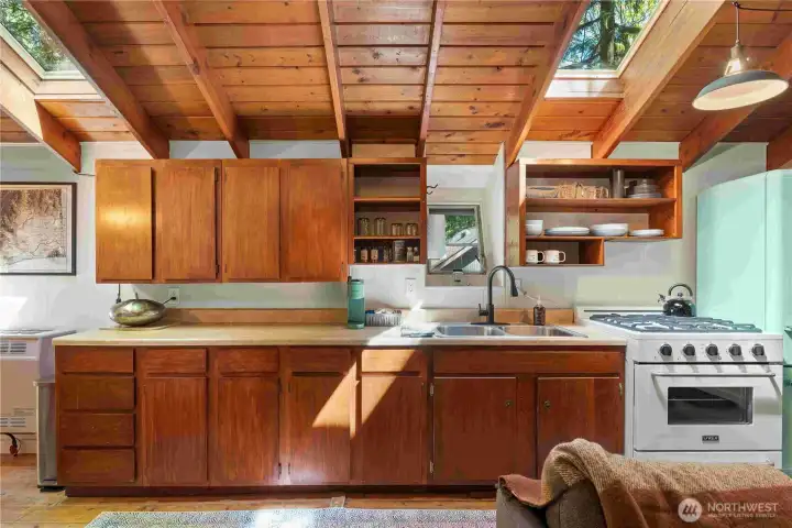 Lots of counter space !