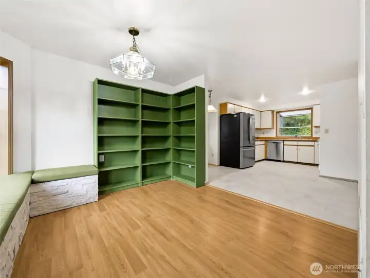 Den/Library/Flex Space