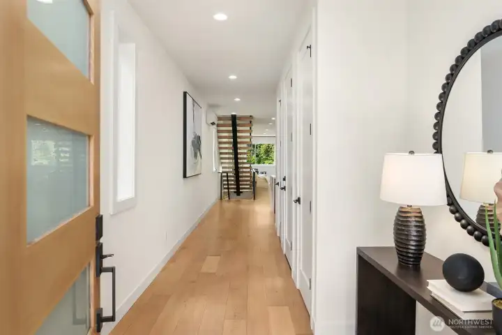 Beautiful Finishes - Feels Like New! Beautiful Finishes - Feels Like New!