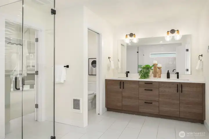 Massive Double Vanity - Contemorary Design - Clean Lines - Heated Floors Massive Double Vanity - Contemorary Design - Clean Lines - Heated Floors