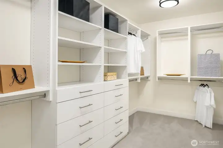 Expansive Built-in Closet Expansive Built-in Closet